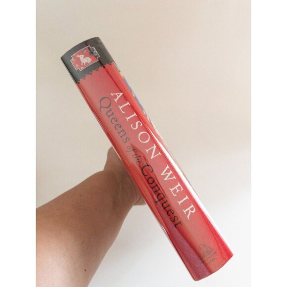 Queens of the Conquest Book 1 Hardcover First US Edition Alison Weir - Picture 2 of 4